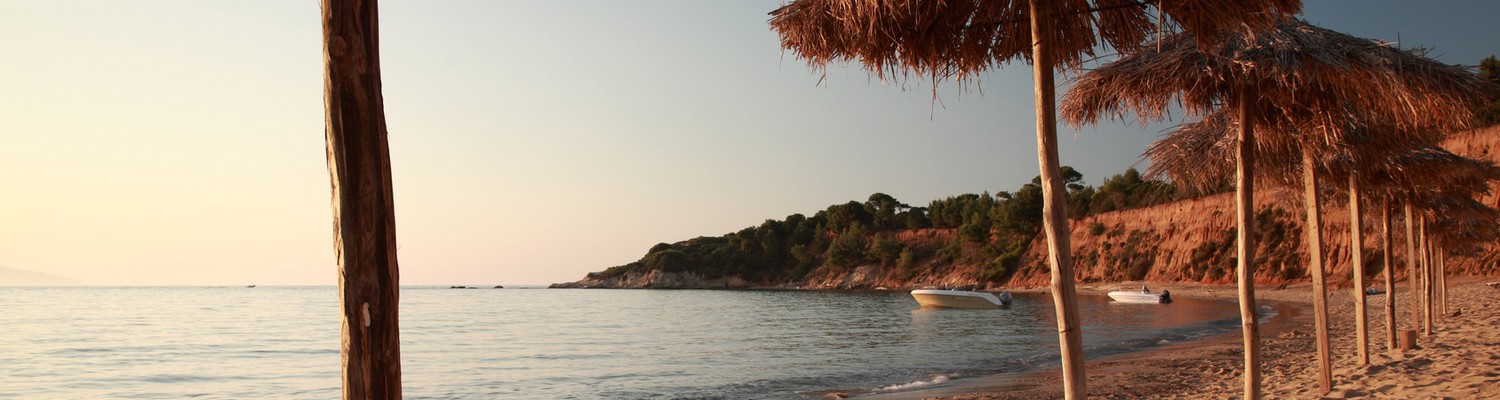 Visiter la plage de Paraskevi lors d'un séjour de charme