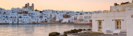 Plage du village de Naoussa sur l'île de Paros