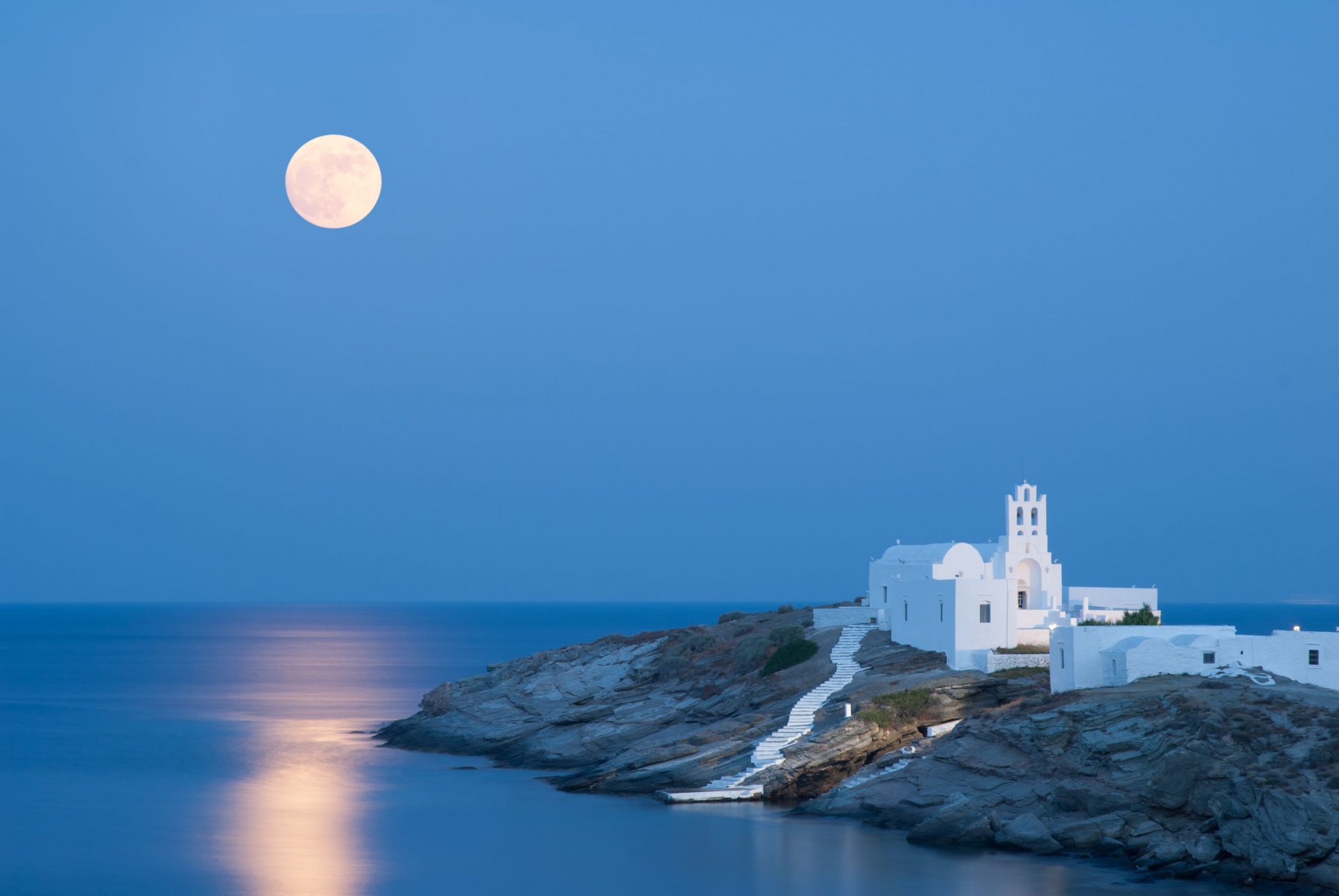 Eglise à Sifnos en Grèce