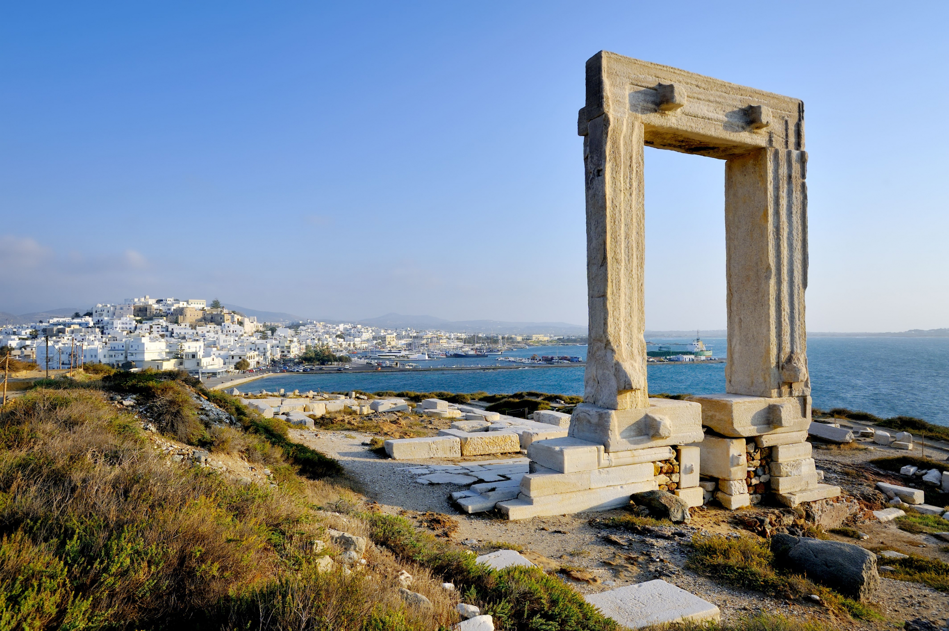 Monument à Naxos en Grèce